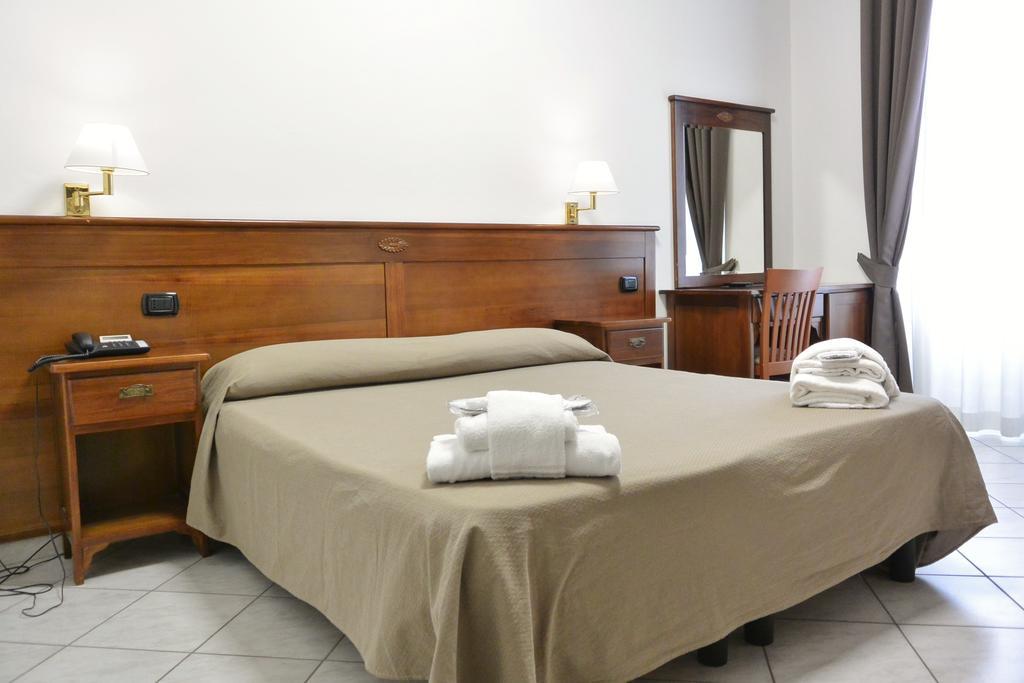 Hotel Trentina Milano Rum bild
